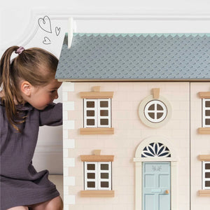Bay Tree Doll House