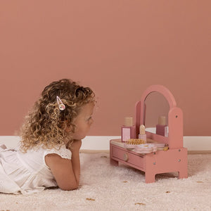 Vanity table