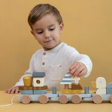 Load image into Gallery viewer, Stacking train Sailor Bay

